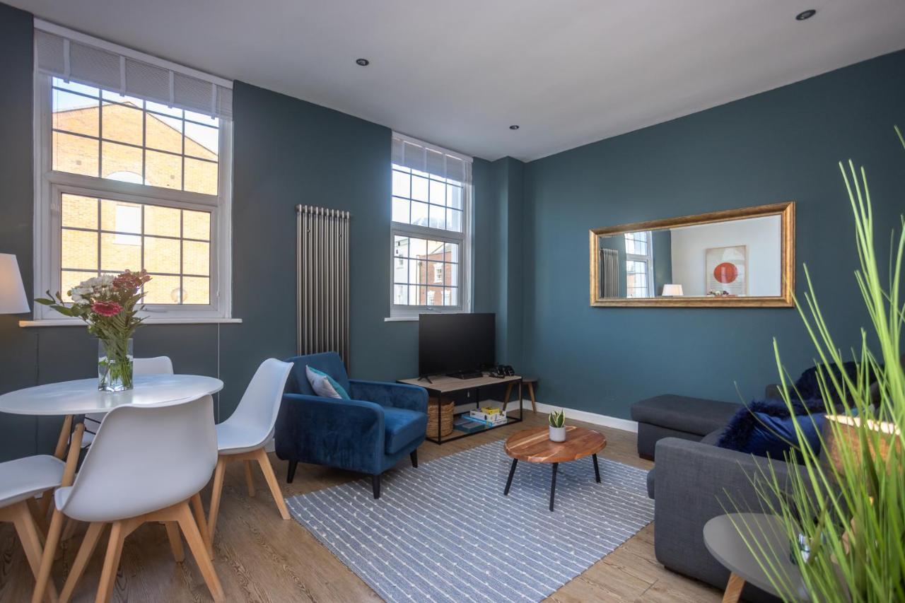Modern Apartment Within City Walls, Parking Chester Exterior foto